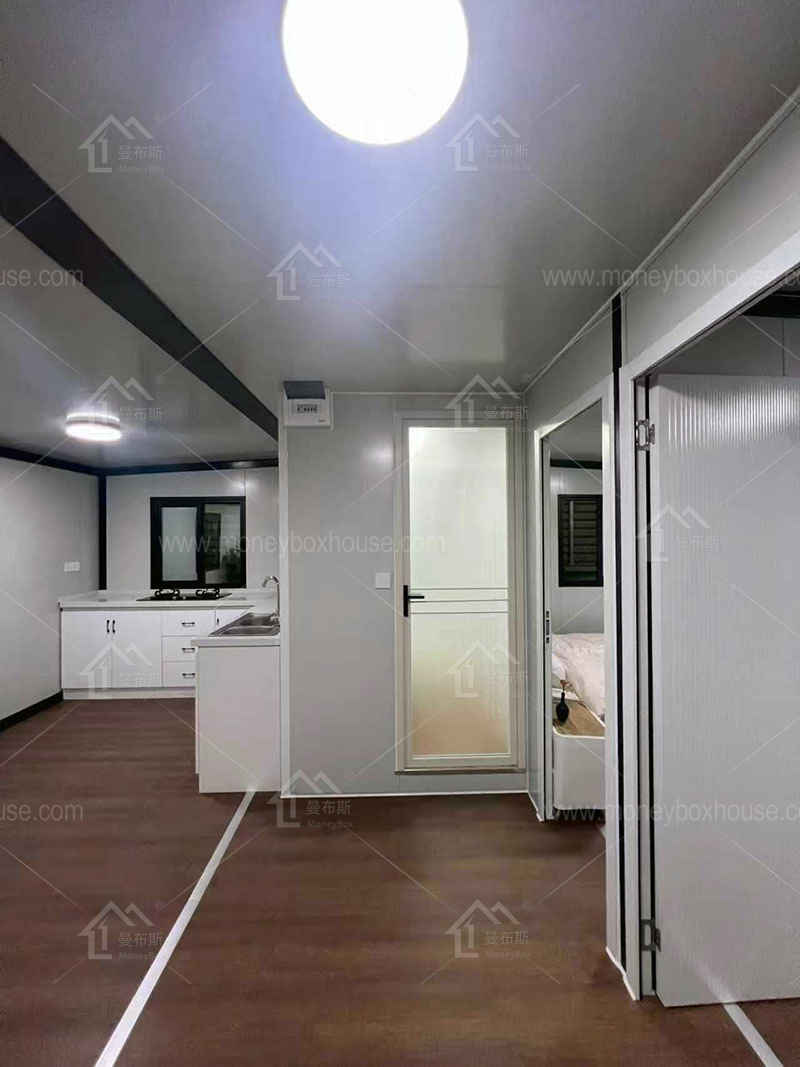 expandable container housing expandable container housing